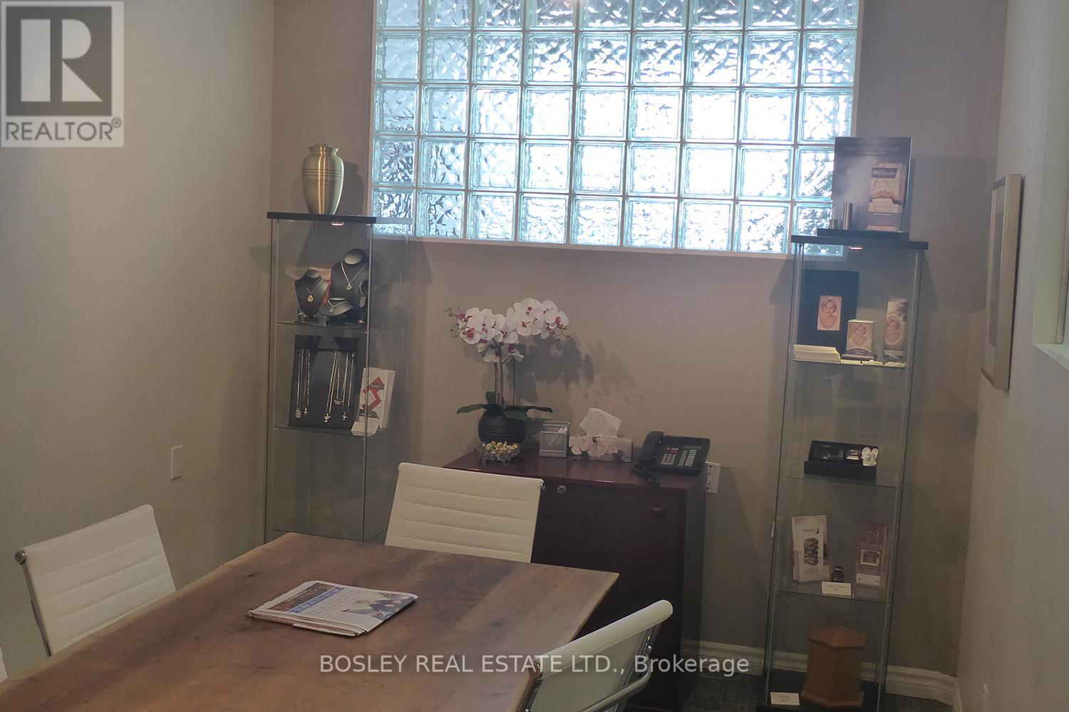 6 - 105 Vanderhoof Avenue, Toronto, Ontario  M4G 2H7 - Photo 2 - C12666320