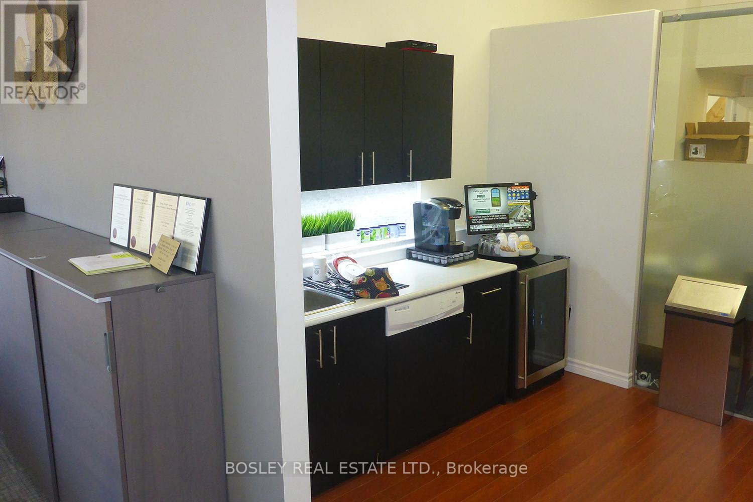 6 - 105 Vanderhoof Avenue, Toronto, Ontario  M4G 2H7 - Photo 7 - C12666320