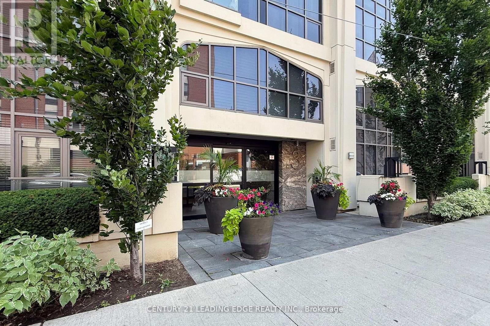 502 - 3 Mcalpine Street, Toronto, Ontario  M5R 3T5 - Photo 4 - C12666414