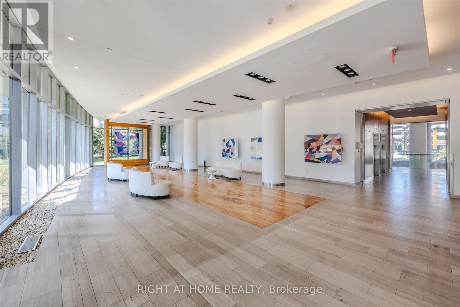 206 - 70 Forest Manor Road, Toronto, Ontario  M2J 0A9 - Photo 5 - C12666424