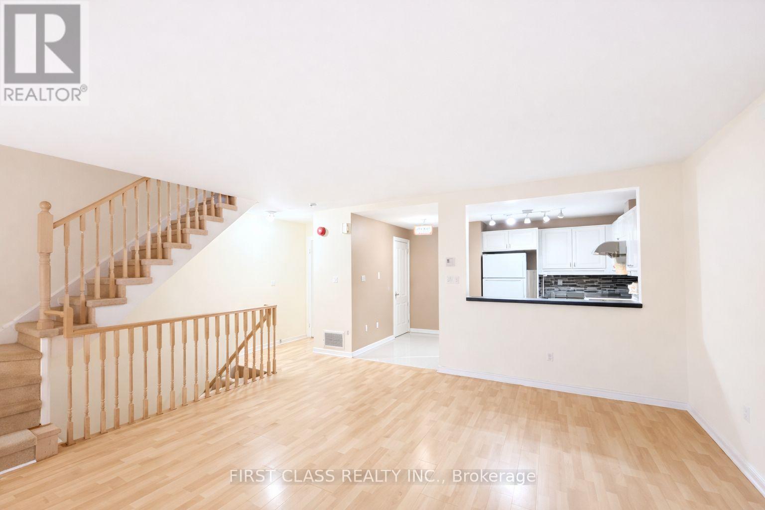 B5 - 108 Finch Avenue W, Toronto, Ontario  M2N 6W6 - Photo 2 - C12671736