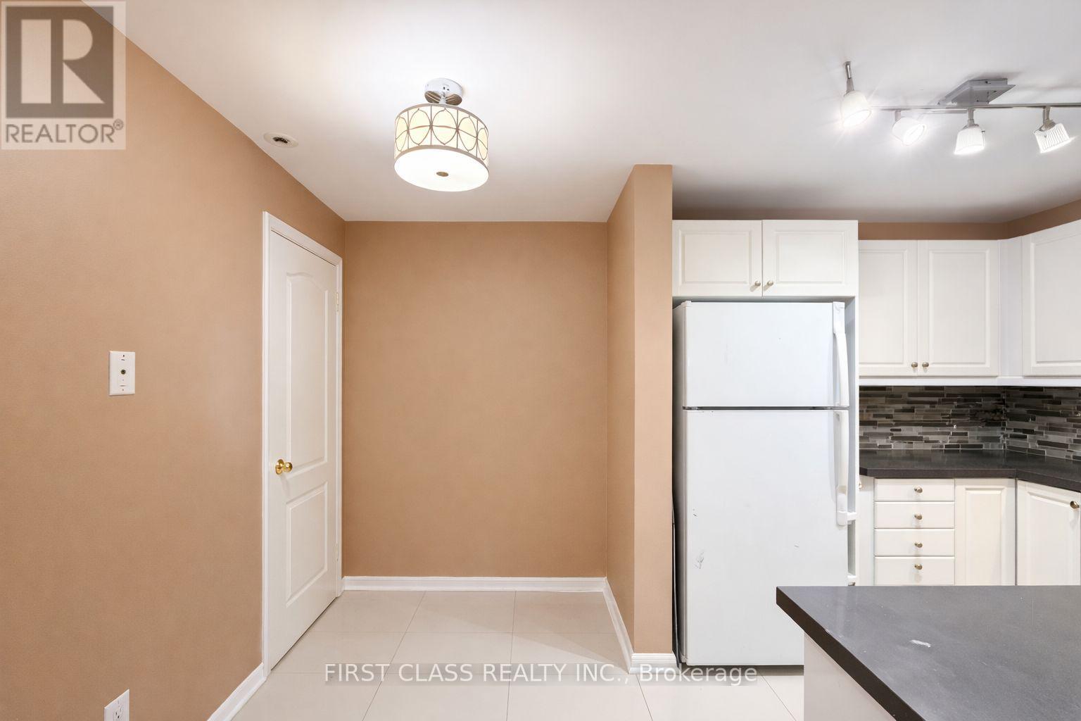 B5 - 108 Finch Avenue W, Toronto, Ontario  M2N 6W6 - Photo 7 - C12671736