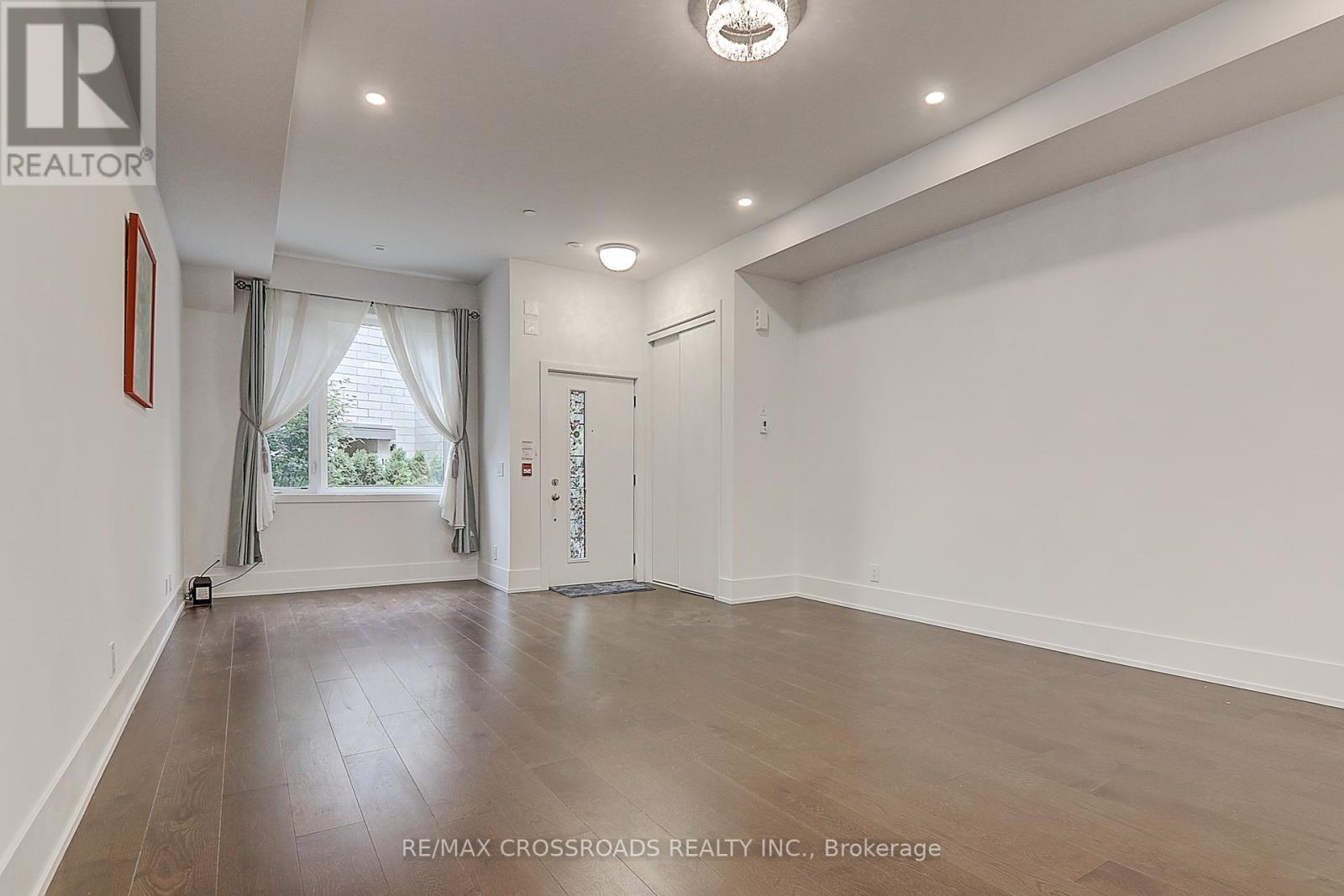 Th18 - 270 Davenport Road, Toronto, Ontario  M5R 0C1 - Photo 2 - C12671834