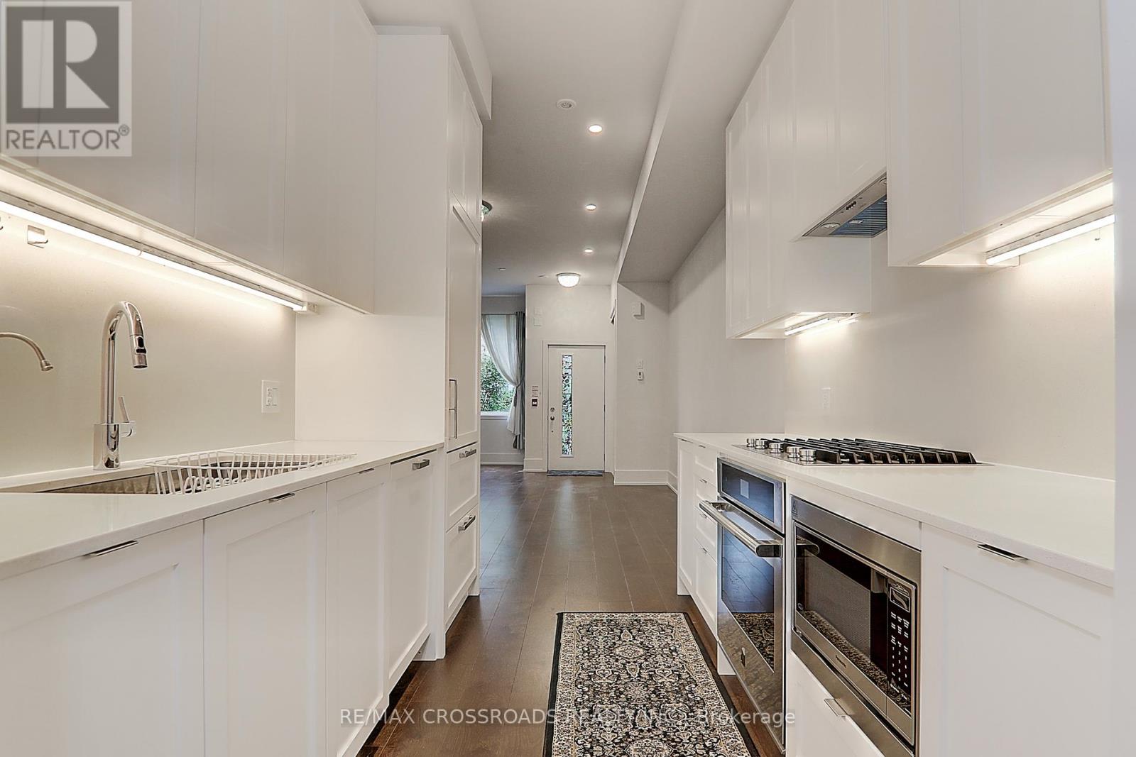 Th18 - 270 Davenport Road, Toronto, Ontario  M5R 0C1 - Photo 7 - C12671834