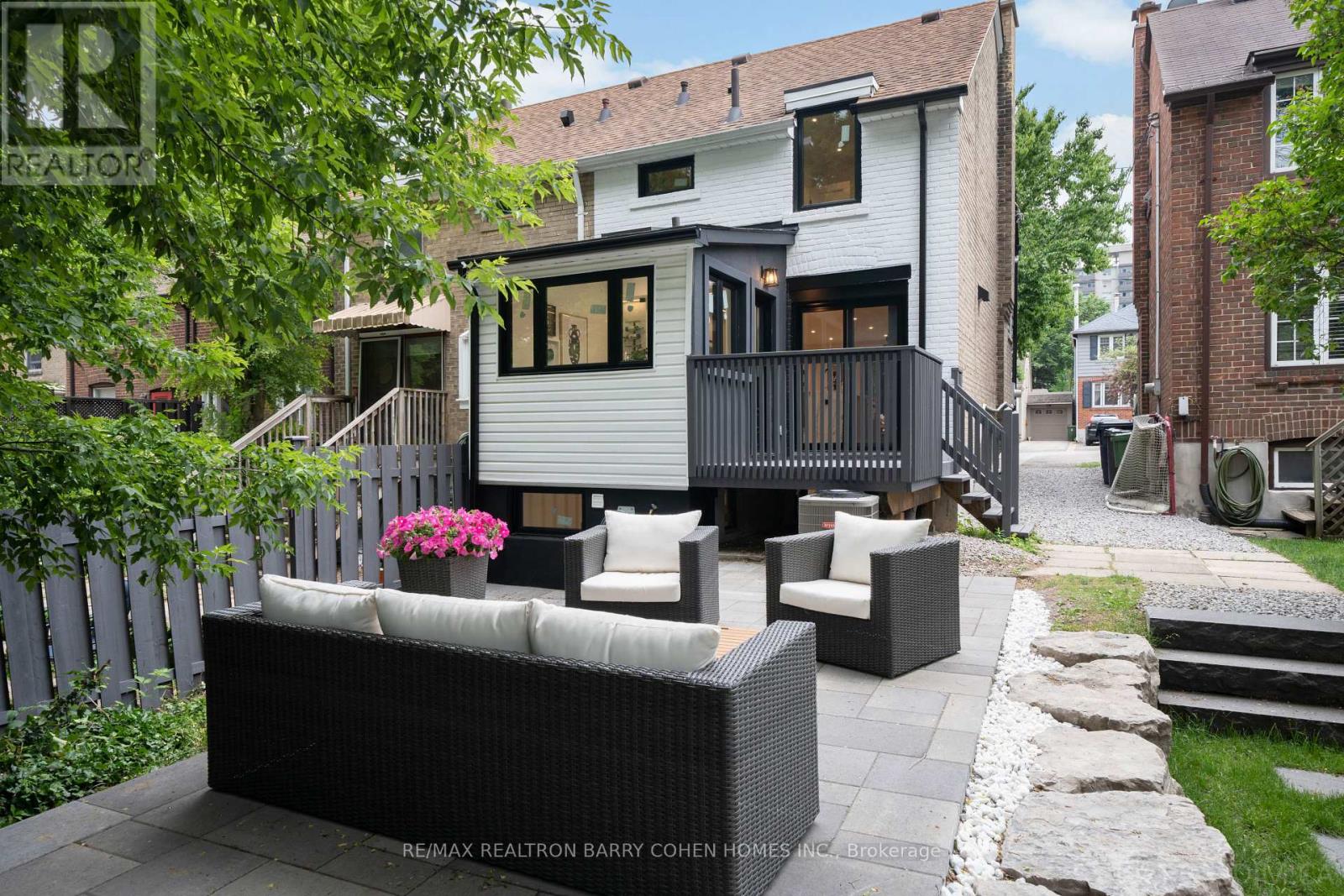 12 Fairfield Road, Toronto, Ontario  M4P 1T1 - Photo 5 - C12671868