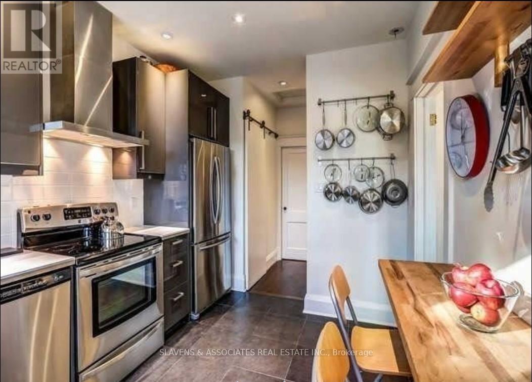 13 Sutherland Avenue, Toronto, Ontario  M4C 1R8 - Photo 10 - E12671660