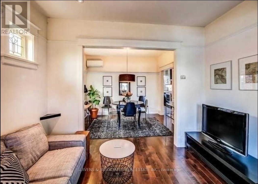 13 Sutherland Avenue, Toronto, Ontario  M4C 1R8 - Photo 5 - E12671660