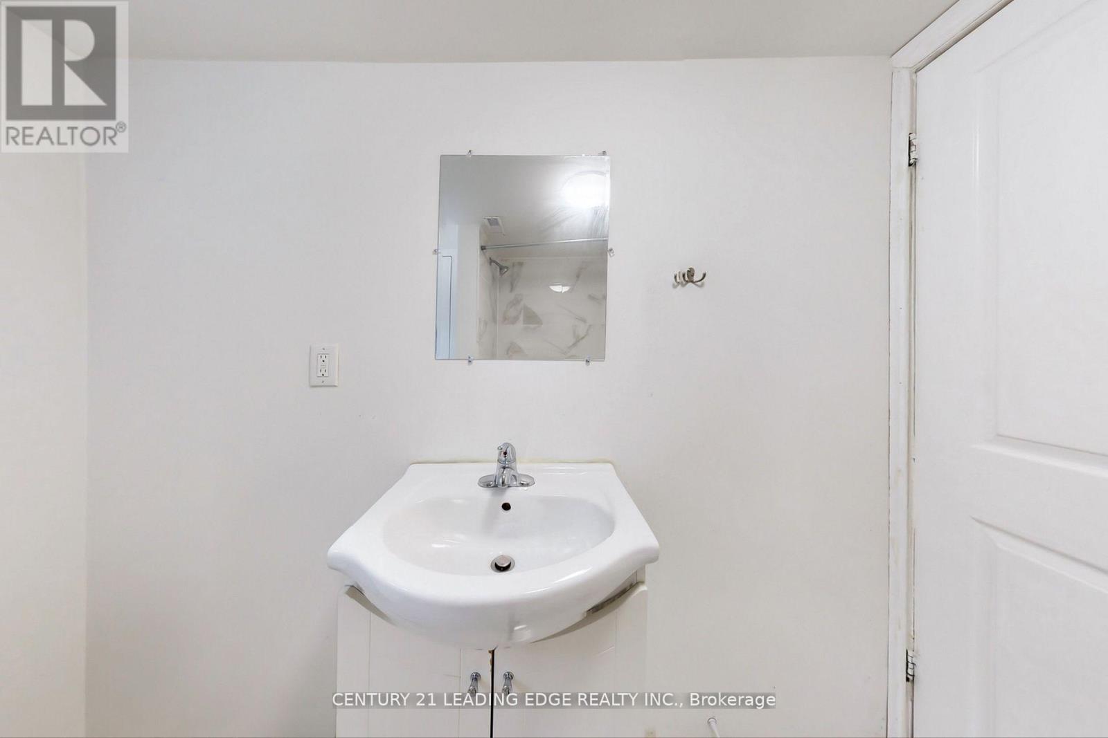 Bsmt - 1215 Warden Avenue, Toronto, Ontario  M1R 2R3 - Photo 26 - E12671776