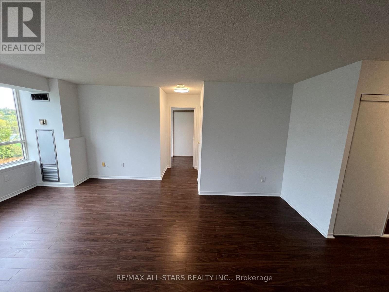 611 - 5 Greystone Walk Drive, Toronto, Ontario  M1K 5J5 - Photo 2 - E12671794