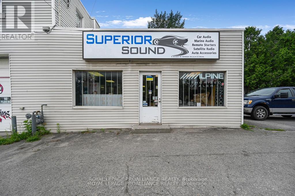 180 Perth Street, Brockville, Ontario  K6V 5E5 - Photo 2 - X12670596