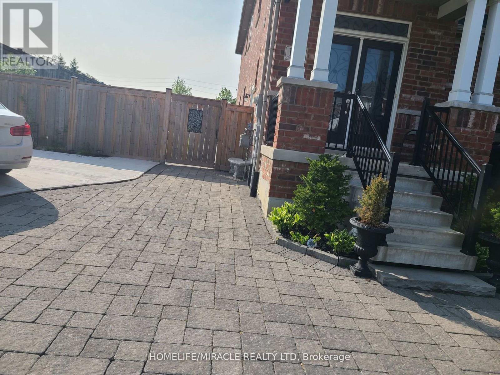150 Gentile Circle, Vaughan, Ontario  L4H 3N3 - Photo 16 - N12666350