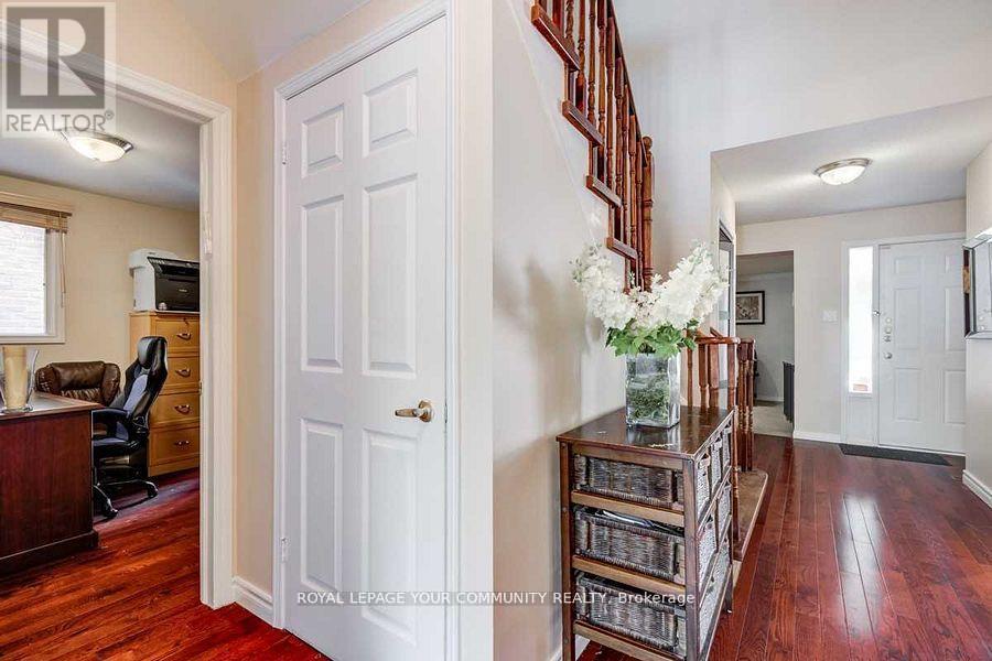 98 York Hill Boulevard, Vaughan, Ontario  L4J 2P6 - Photo 8 - N12671642