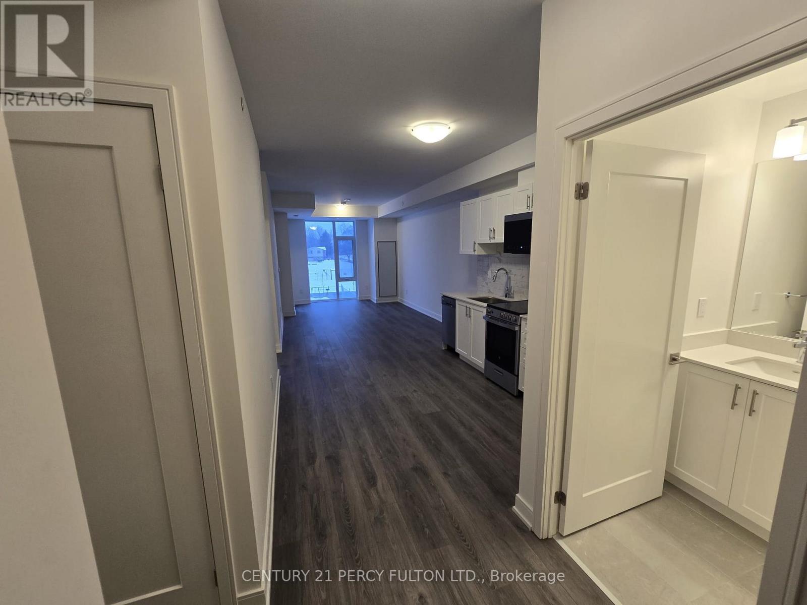 201b - 705 Davis Drive, Newmarket, Ontario  L3Y 2R3 - Photo 11 - N12671706