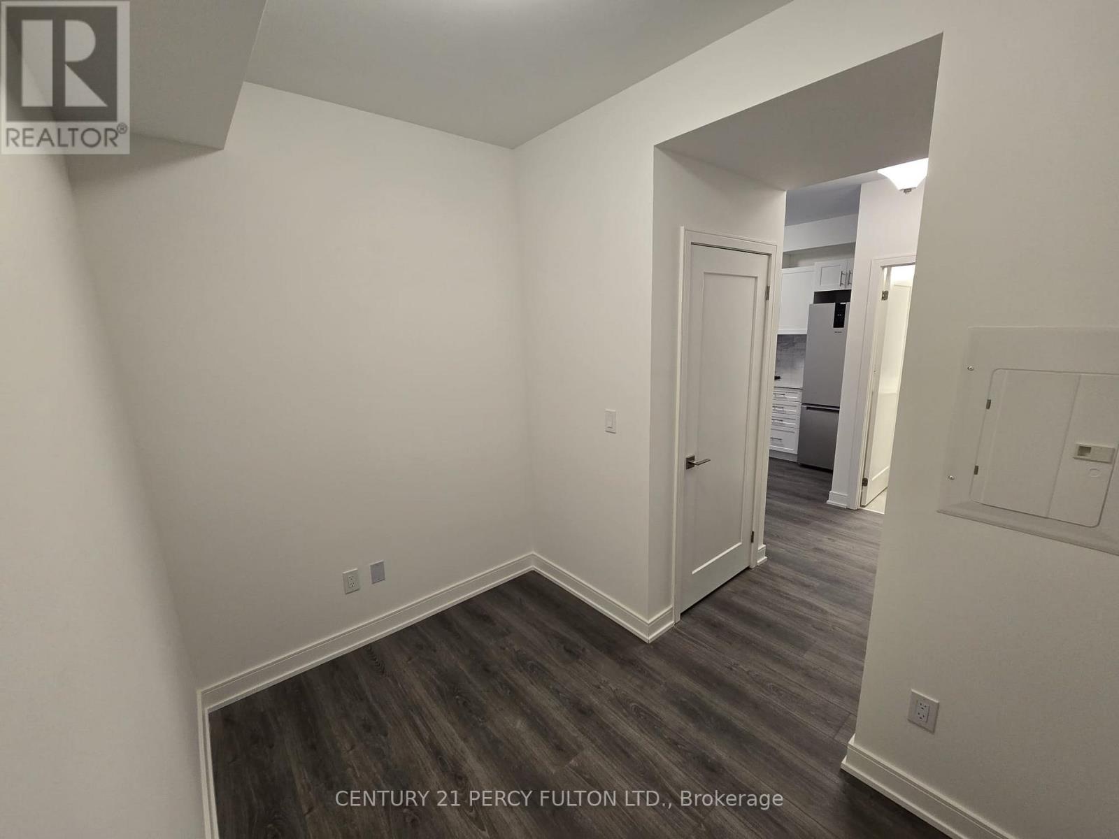 201b - 705 Davis Drive, Newmarket, Ontario  L3Y 2R3 - Photo 12 - N12671706