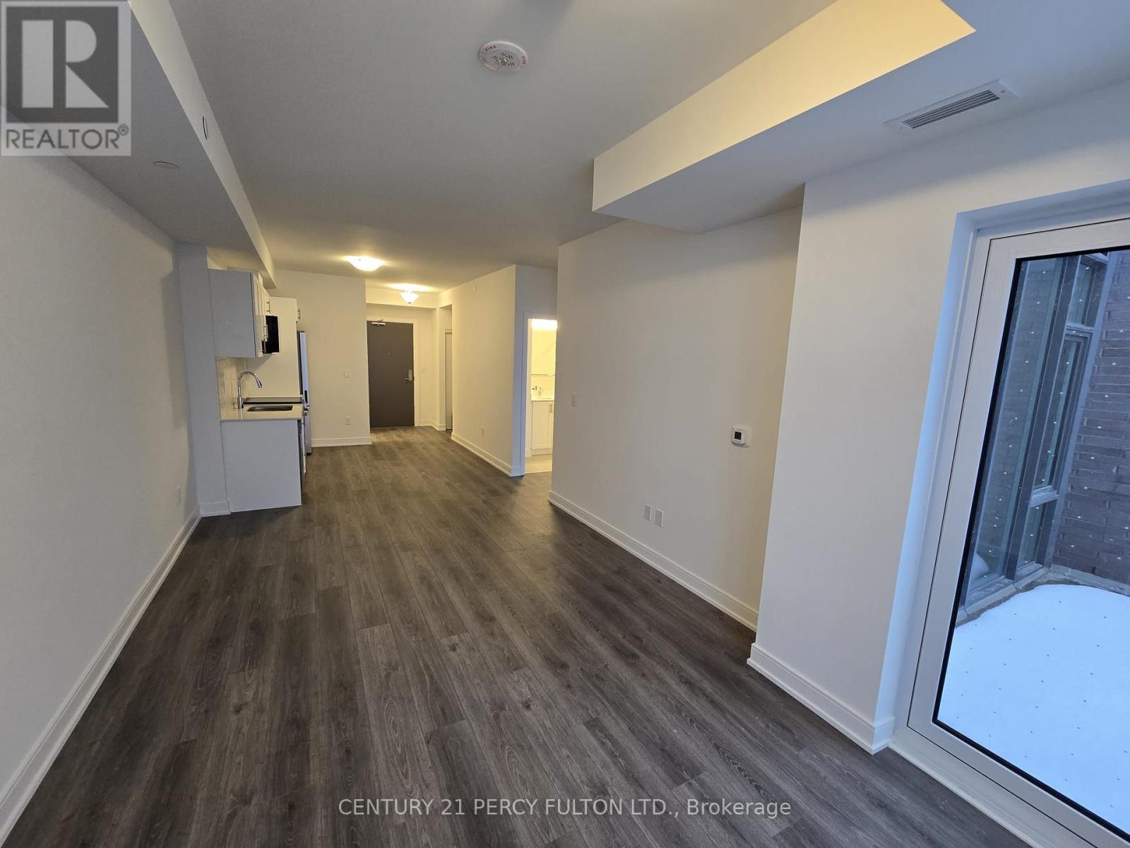 201b - 705 Davis Drive, Newmarket, Ontario  L3Y 2R3 - Photo 2 - N12671706