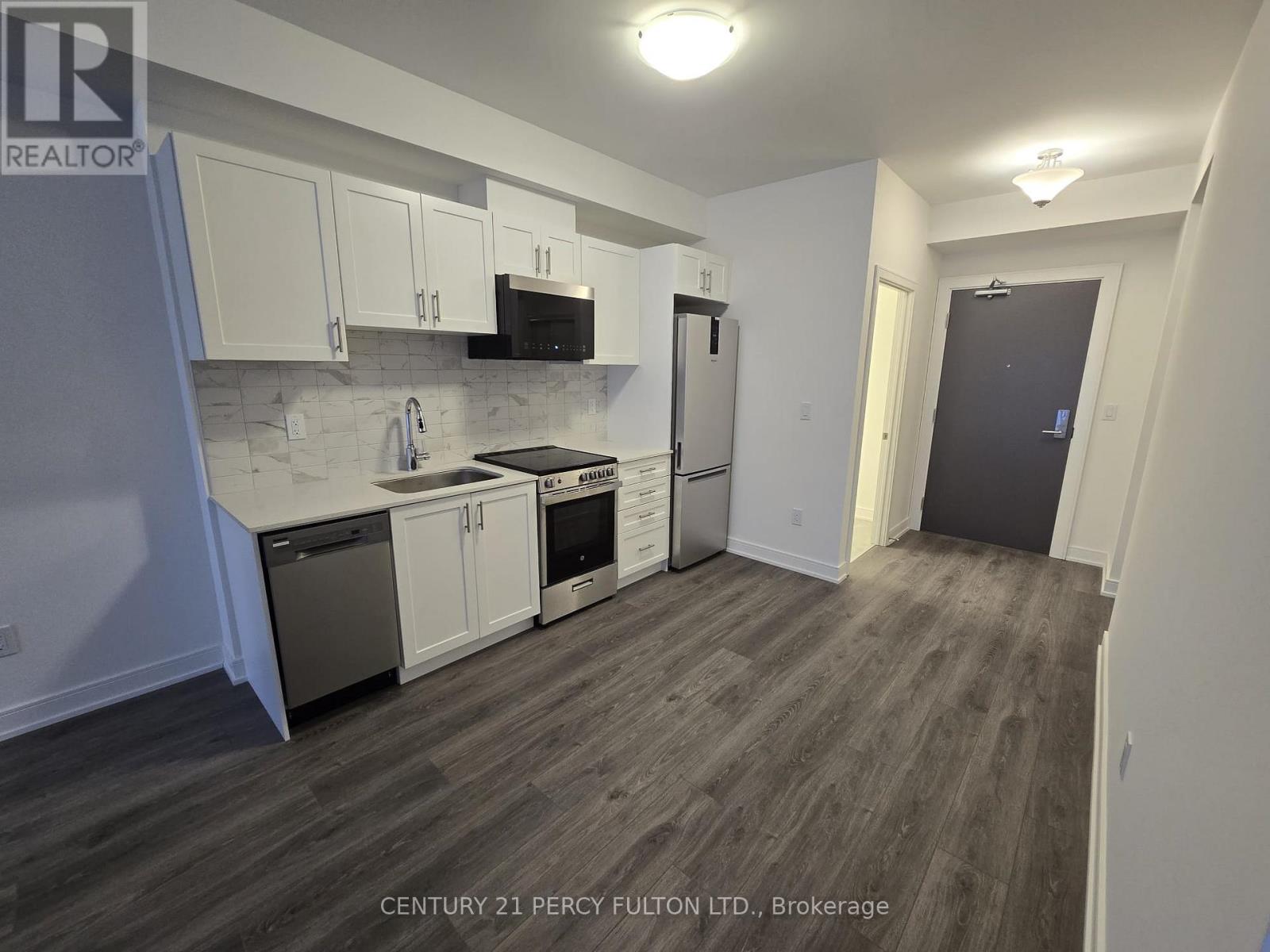 201b - 705 Davis Drive, Newmarket, Ontario  L3Y 2R3 - Photo 6 - N12671706