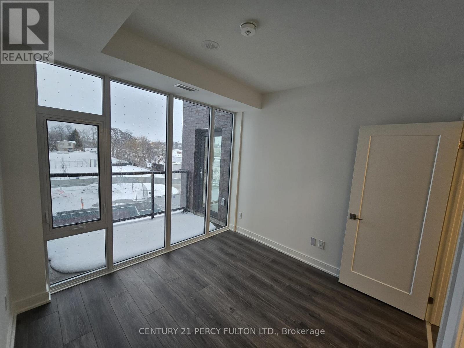 201b - 705 Davis Drive, Newmarket, Ontario  L3Y 2R3 - Photo 9 - N12671706