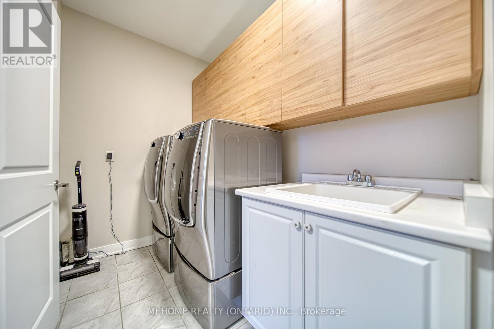 7 Proud Court, Aurora, Ontario  L4G 7B7 - Photo 16 - N12671750