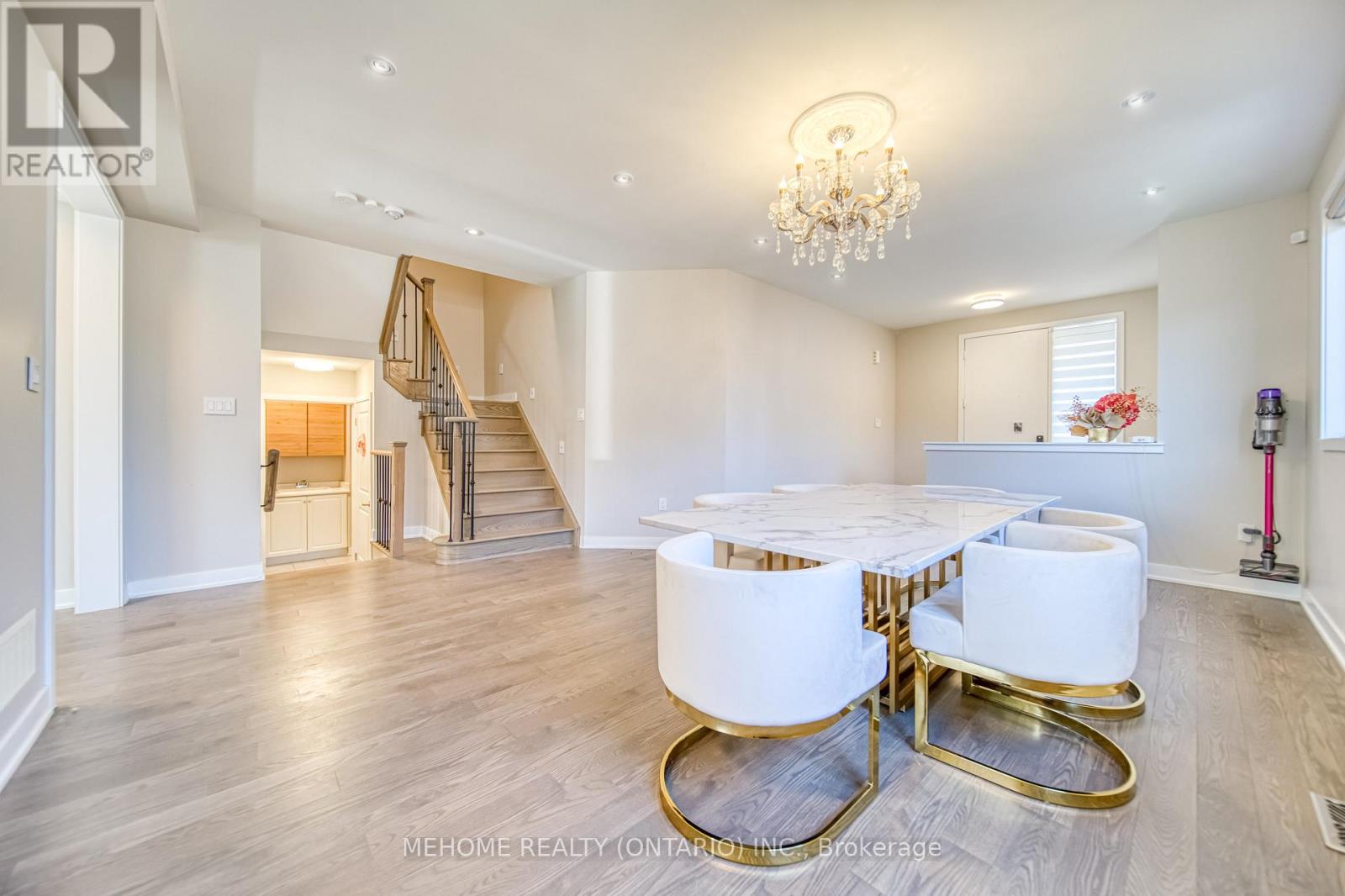 7 Proud Court, Aurora, Ontario  L4G 7B7 - Photo 6 - N12671750