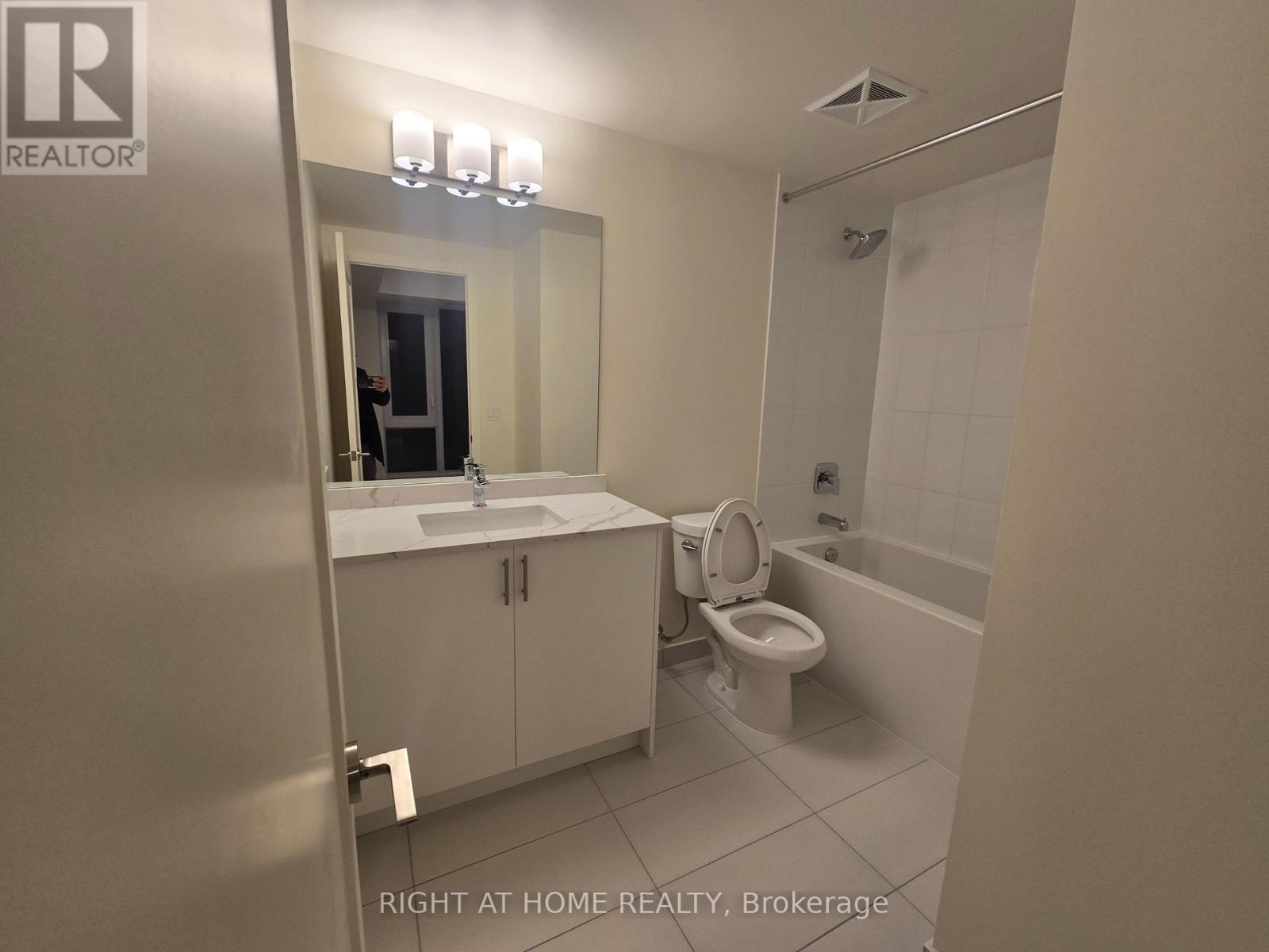 1703 - 27 Korda Gate, Vaughan, Ontario  L4K 0P6 - Photo 12 - N12671798