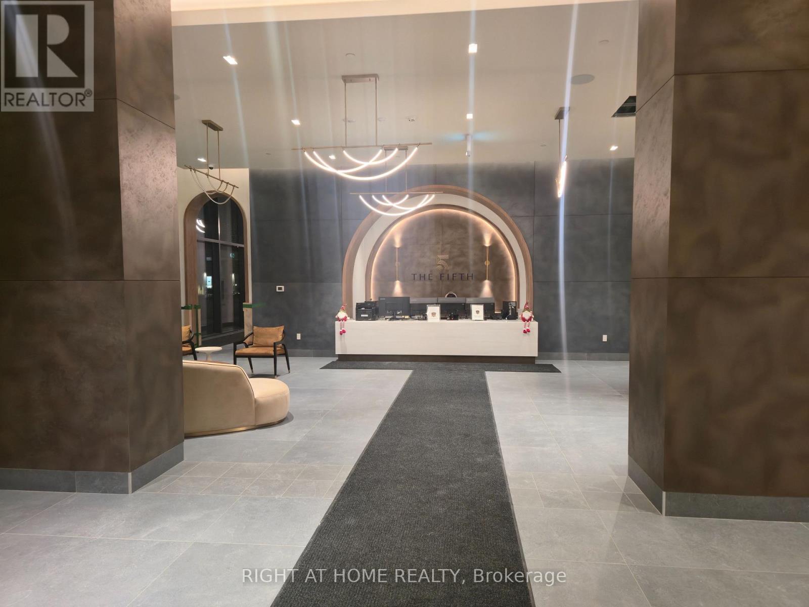 1703 - 27 Korda Gate, Vaughan, Ontario  L4K 0P6 - Photo 3 - N12671798