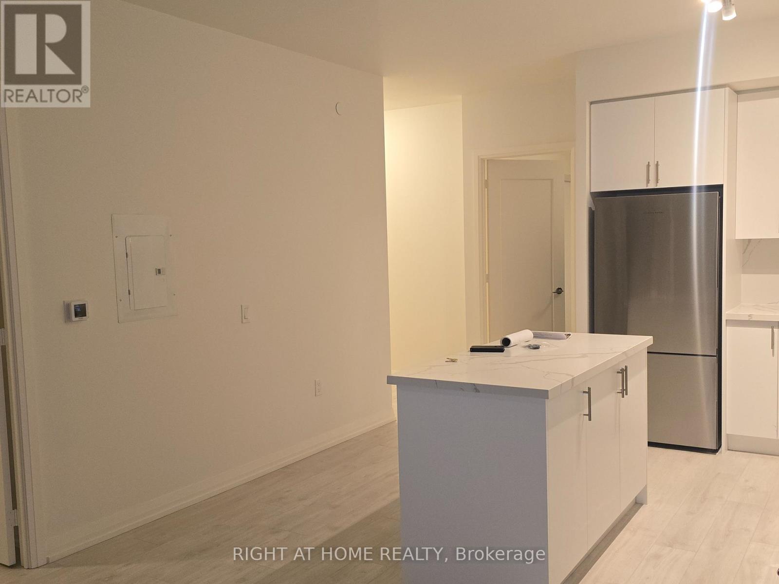 1703 - 27 Korda Gate, Vaughan, Ontario  L4K 0P6 - Photo 7 - N12671798