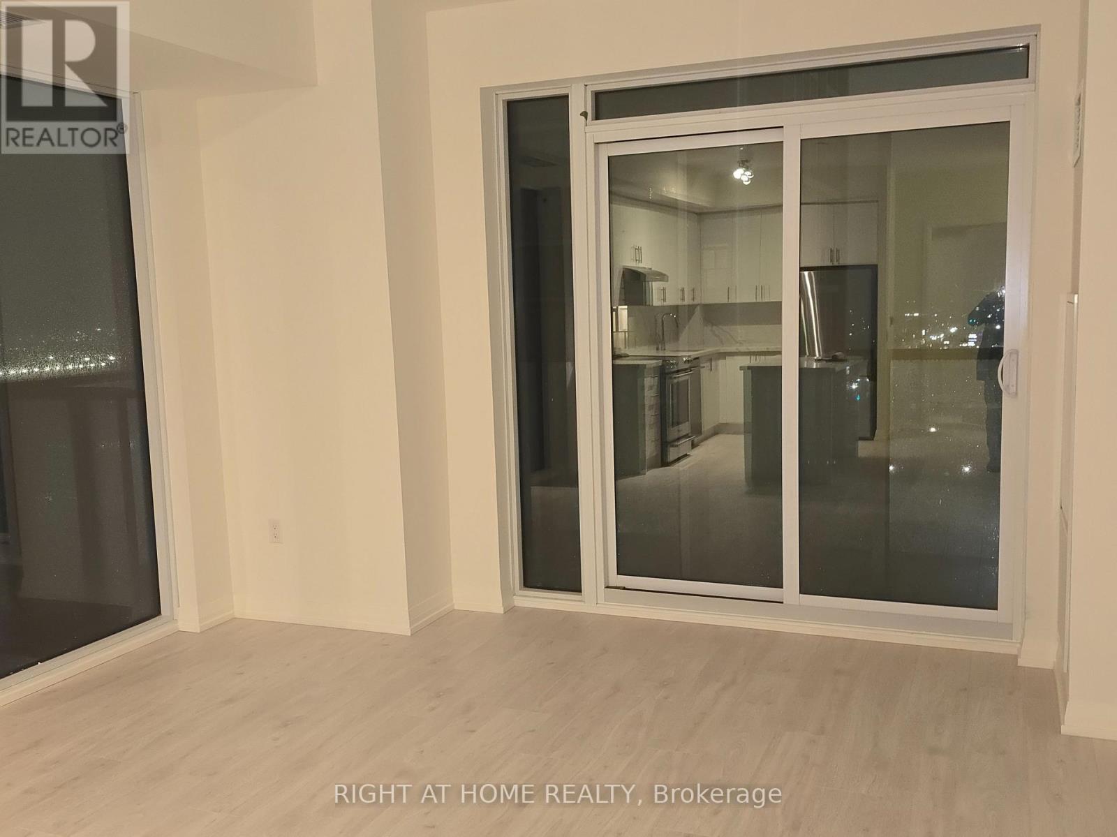 1703 - 27 Korda Gate, Vaughan, Ontario  L4K 0P6 - Photo 8 - N12671798