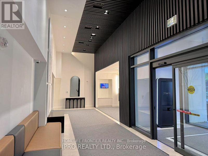 805w - 3 Rosewater Street, Richmond Hill, Ontario  L4C 0T4 - Photo 3 - N12671880