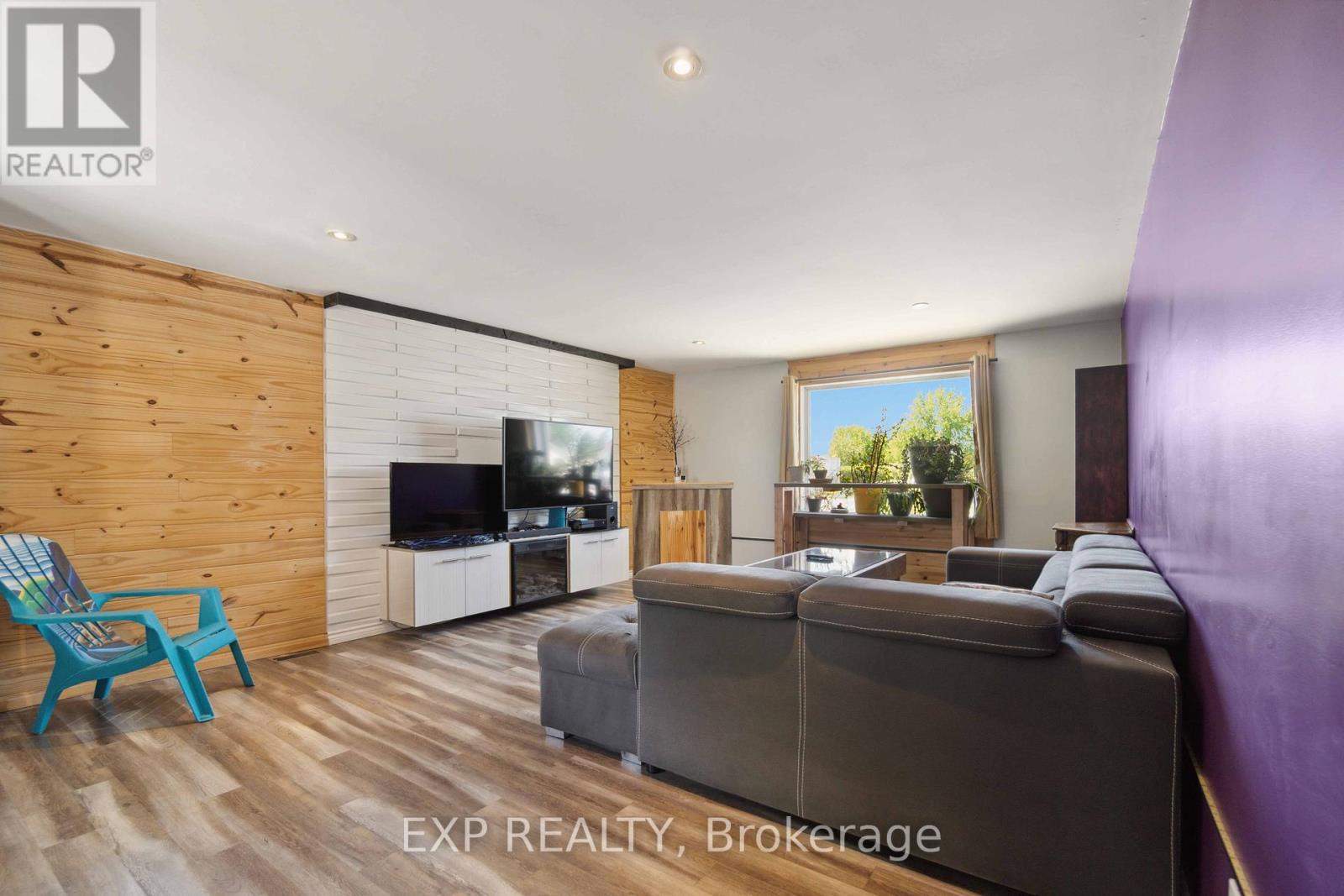 636 County Road 9, Alfred And Plantagenet, Ontario  K0B 1L0 - Photo 4 - X12185015