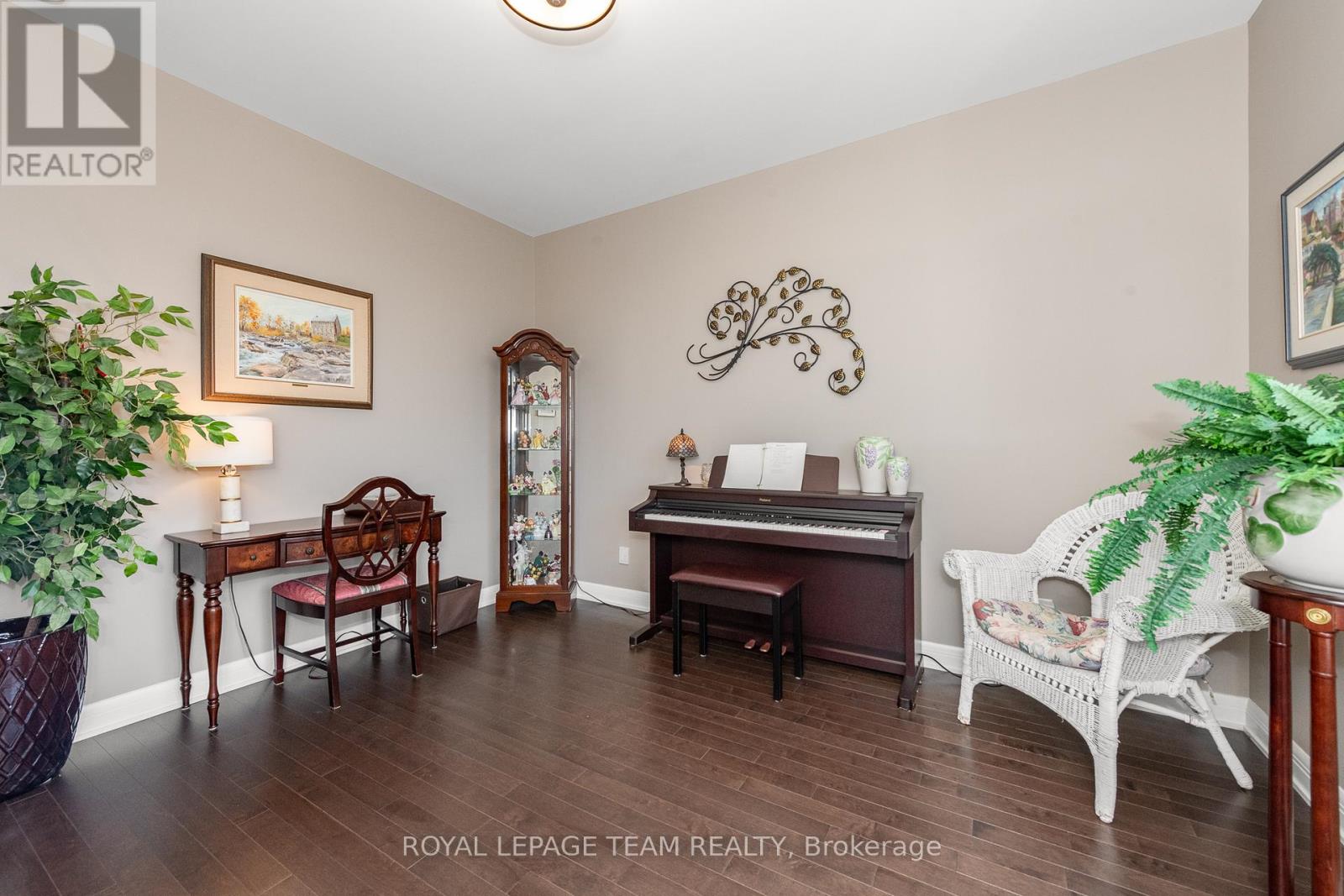 302 - 190 Boundstone Way, Ottawa, Ontario  K2T 0M9 - Photo 17 - X12415336