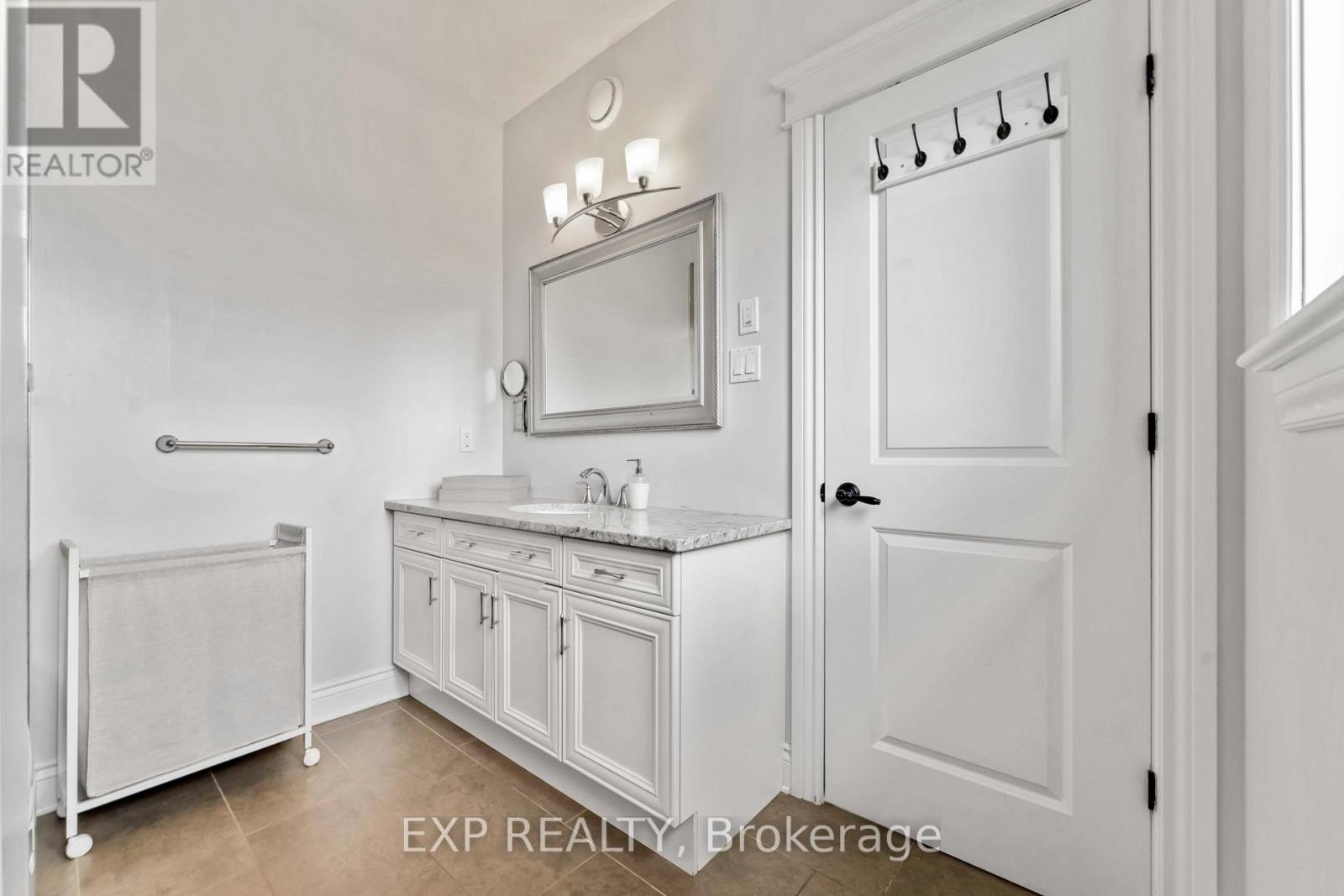 6984 Lakes Park Drive, Ottawa, Ontario  K4P 1P1 - Photo 21 - X12387605