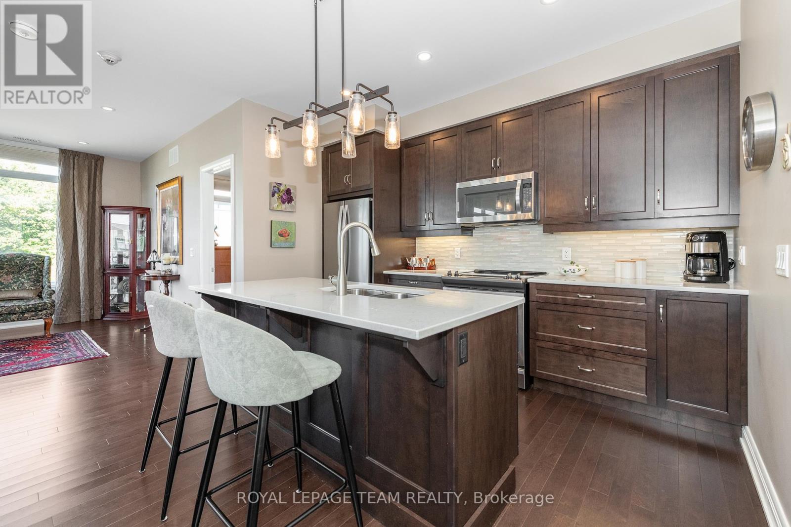 302 - 190 Boundstone Way, Ottawa, Ontario  K2T 0M9 - Photo 8 - X12415336