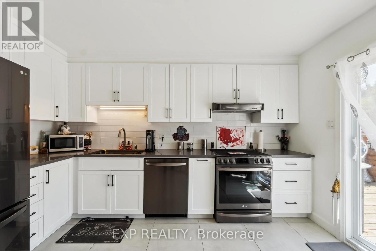 2092 Legrand Crescent, Ottawa, Ontario  K1E 3T6 - Photo 7 - X12461258