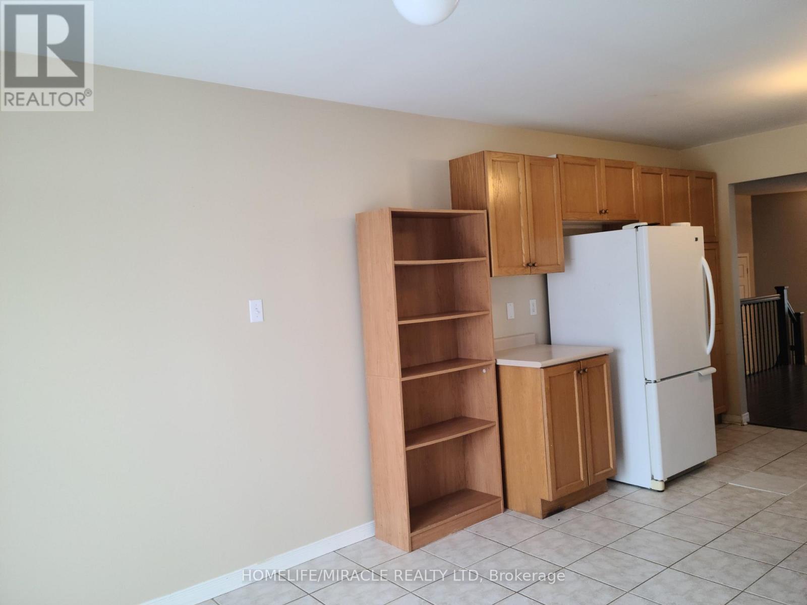 260 Stanley Street, Barrie, Ontario  L4M 6Y2 - Photo 11 - S12666506