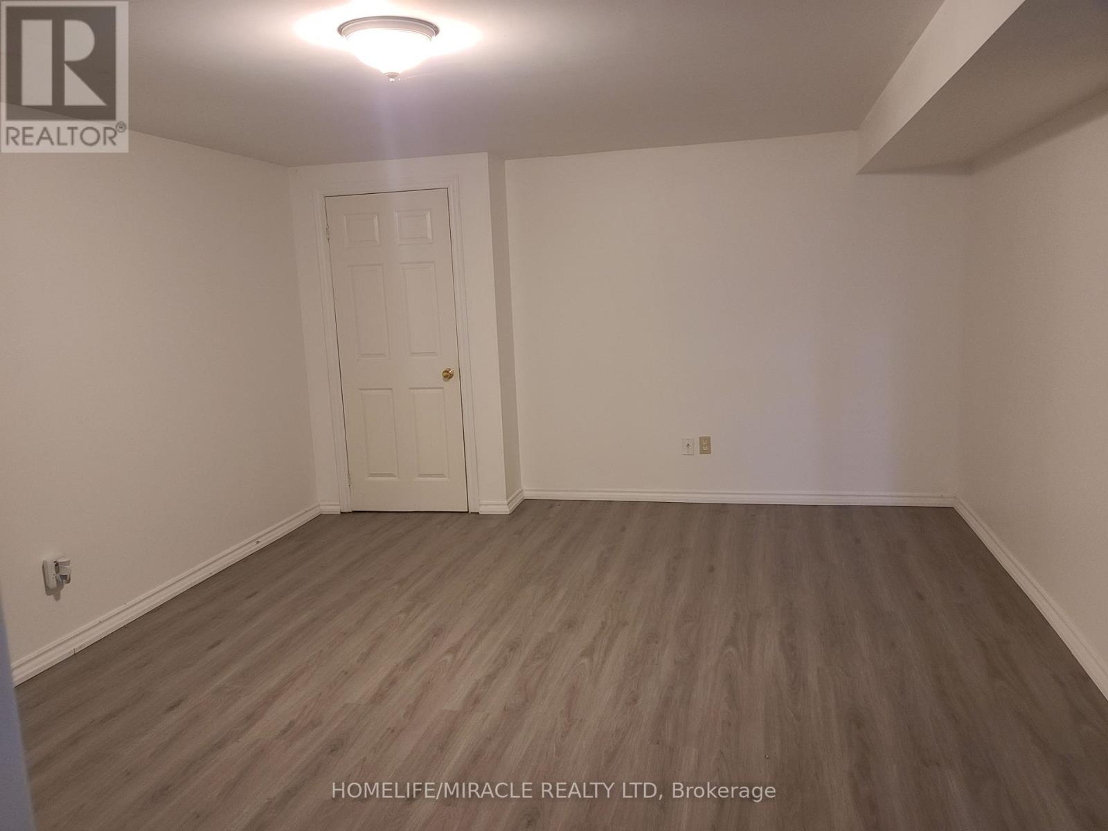 260 Stanley Street, Barrie, Ontario  L4M 6Y2 - Photo 33 - S12666506