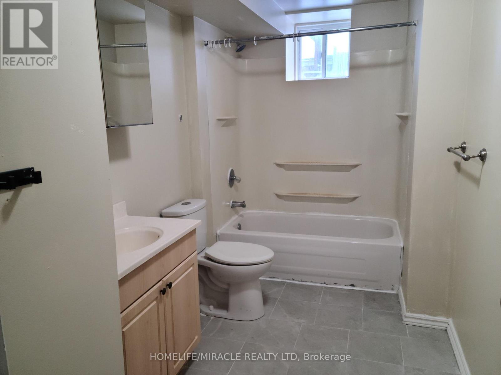 260 Stanley Street, Barrie, Ontario  L4M 6Y2 - Photo 36 - S12666506