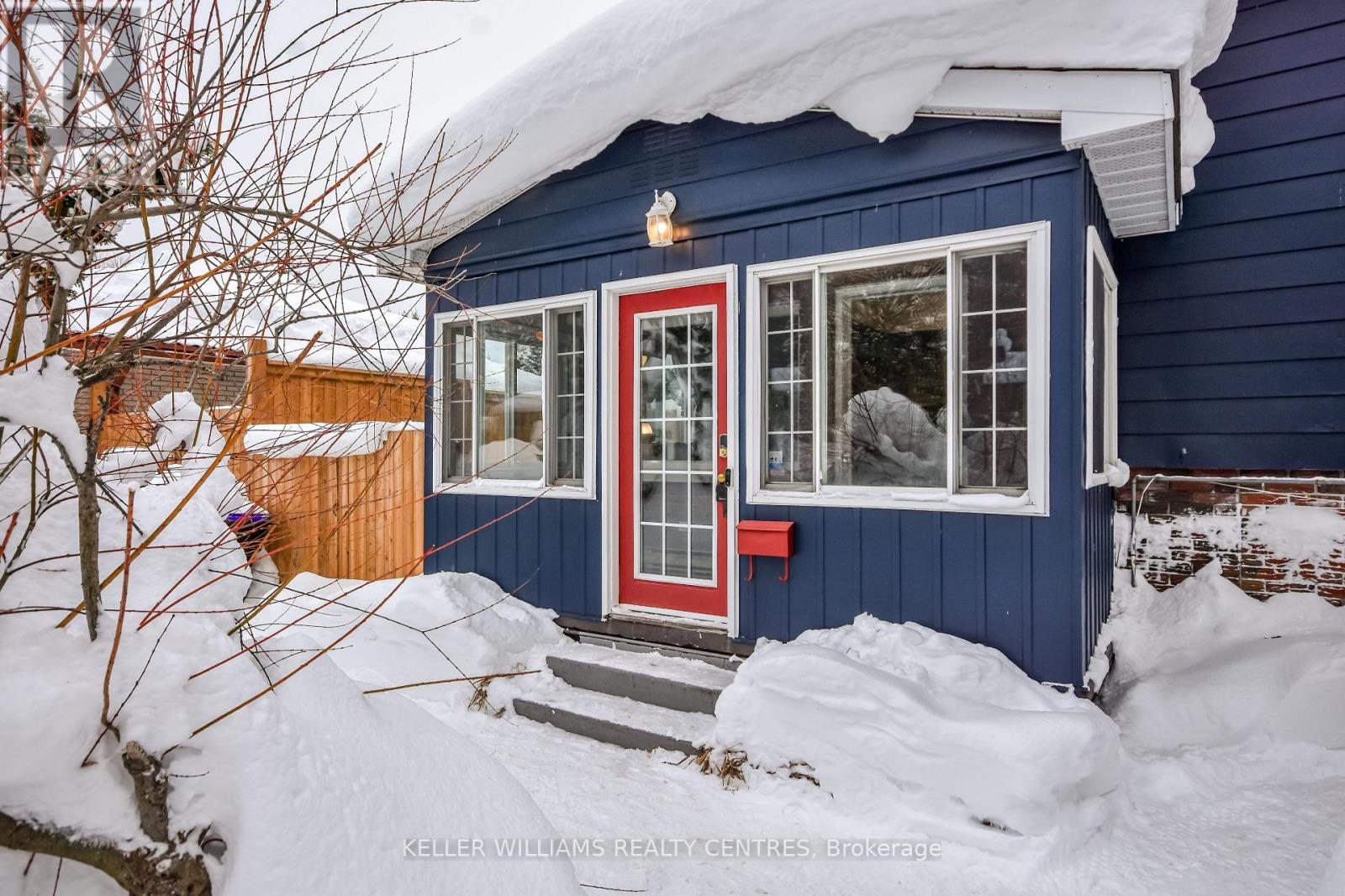 318 COLBORNE STREET, Midland, Ontario