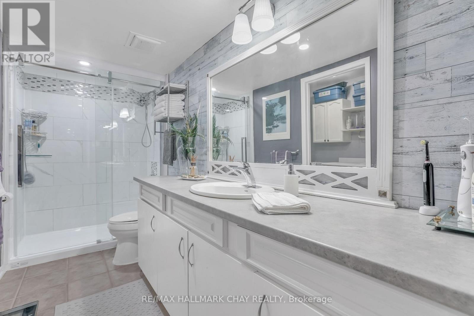 106 - 1 Quail Crescent, Barrie (Ardagh), Ontario  L4N 6W9 - Photo 2 - S12671688