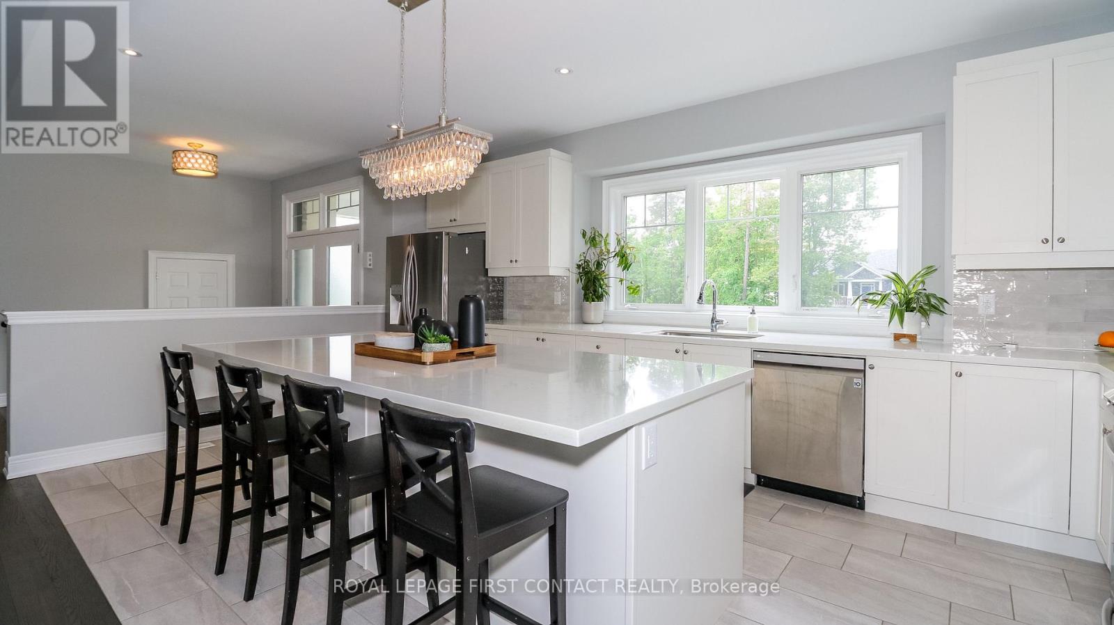 2066 Elana Drive, Severn (Marchmont), Ontario  L3V 0C2 - Photo 12 - S12671826