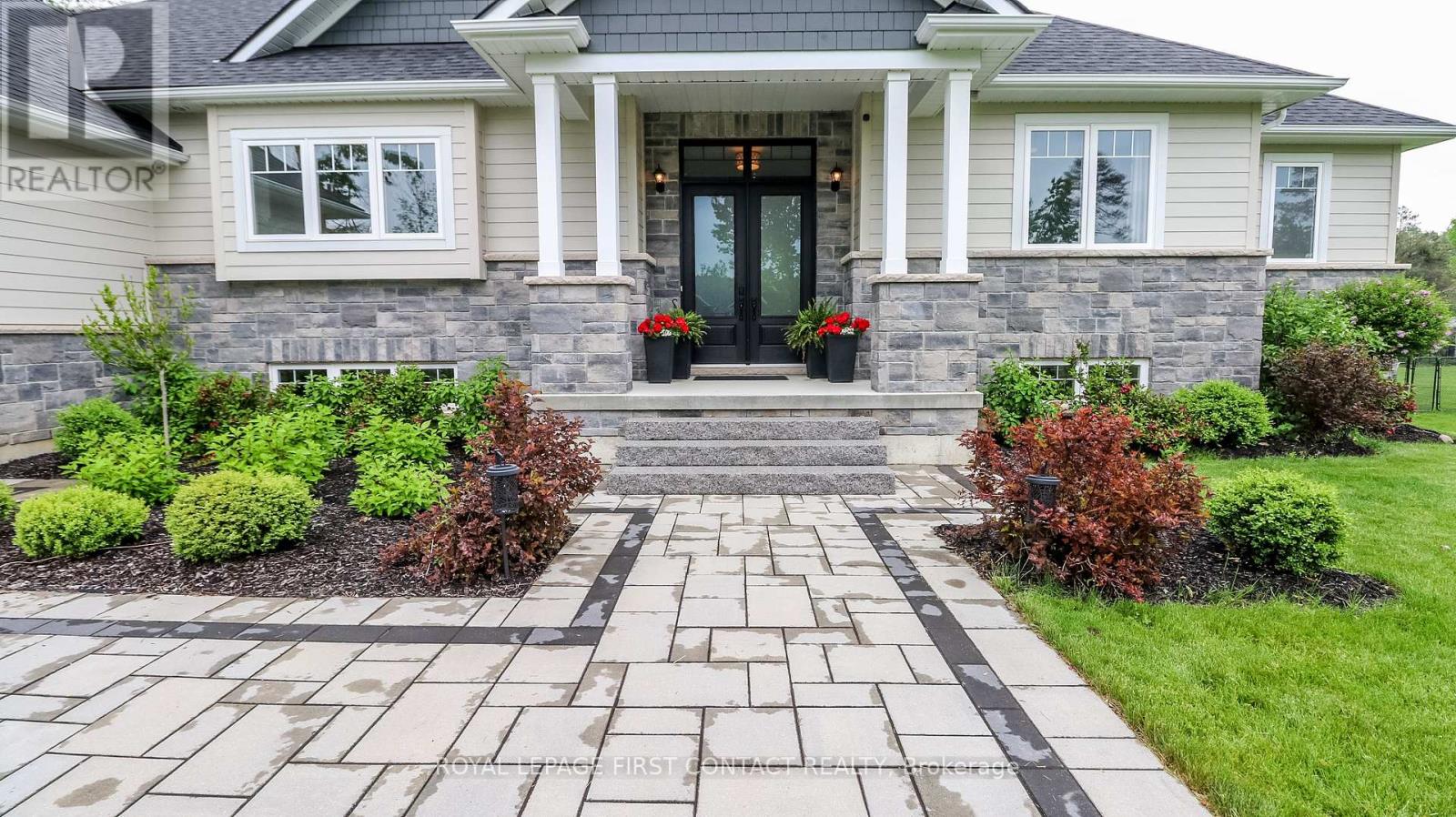 2066 Elana Drive, Severn (Marchmont), Ontario  L3V 0C2 - Photo 5 - S12671826