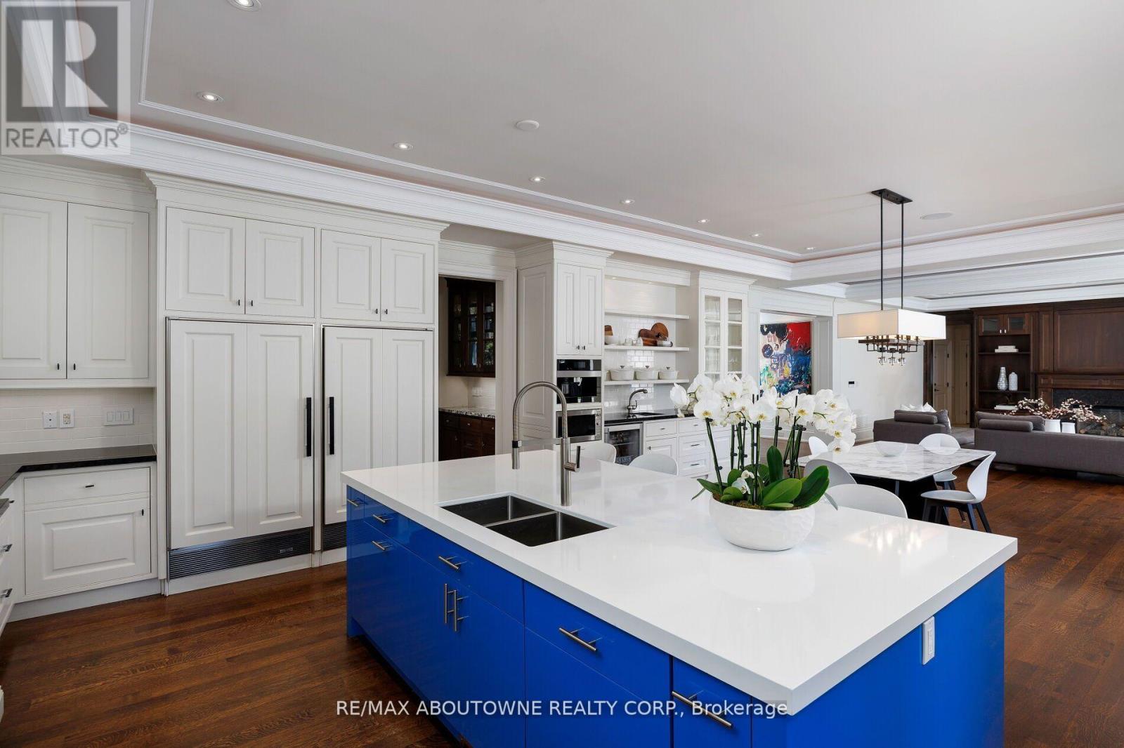 64 Brentwood Road, Oakville, Ontario  L6J 4B6 - Photo 16 - W12407363