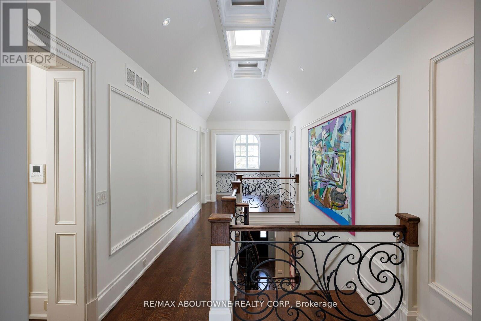 64 Brentwood Road, Oakville, Ontario  L6J 4B6 - Photo 17 - W12407363