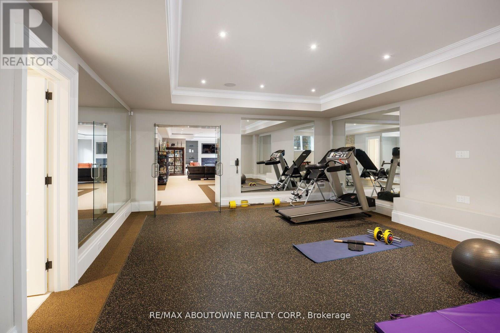 64 Brentwood Road, Oakville, Ontario  L6J 4B6 - Photo 31 - W12407363