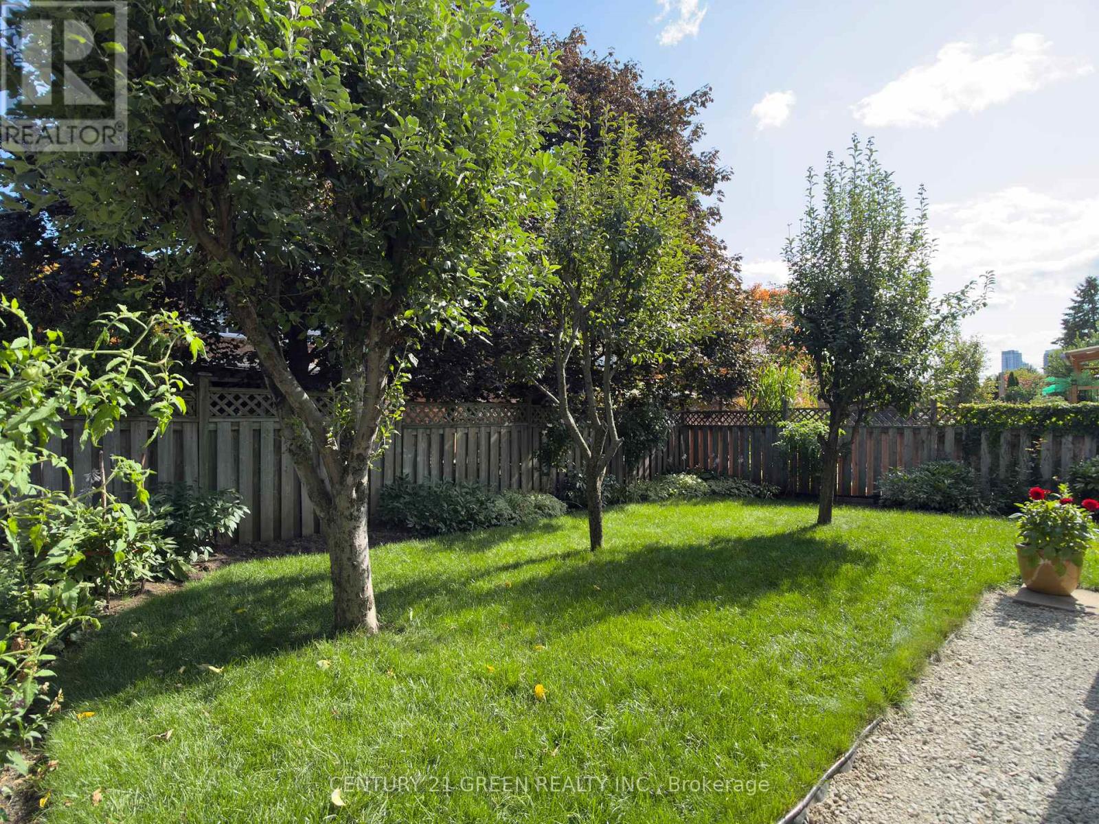 418 Chieftan Circle, Mississauga, Ontario  L4Z 3A7 - Photo 3 - W12663854