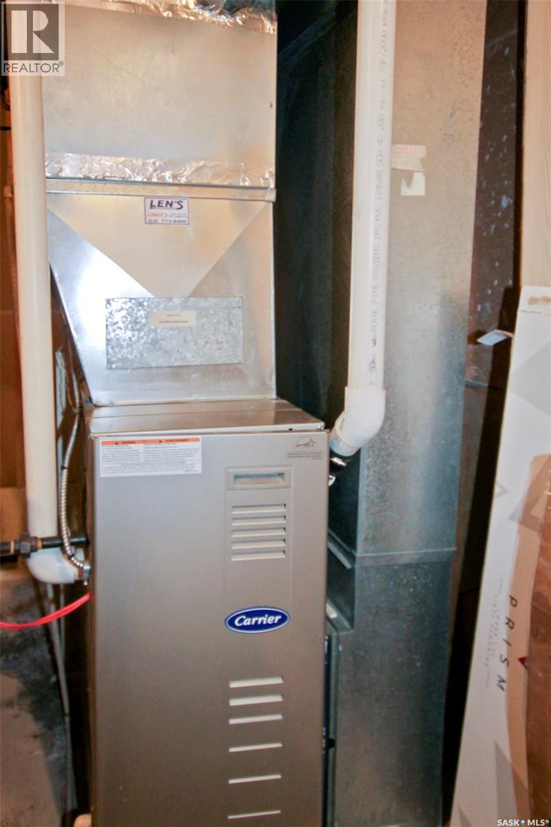 413 Hayes Drive, Swift Current, Saskatchewan  S9H 4H2 - Photo 18 - SK026257