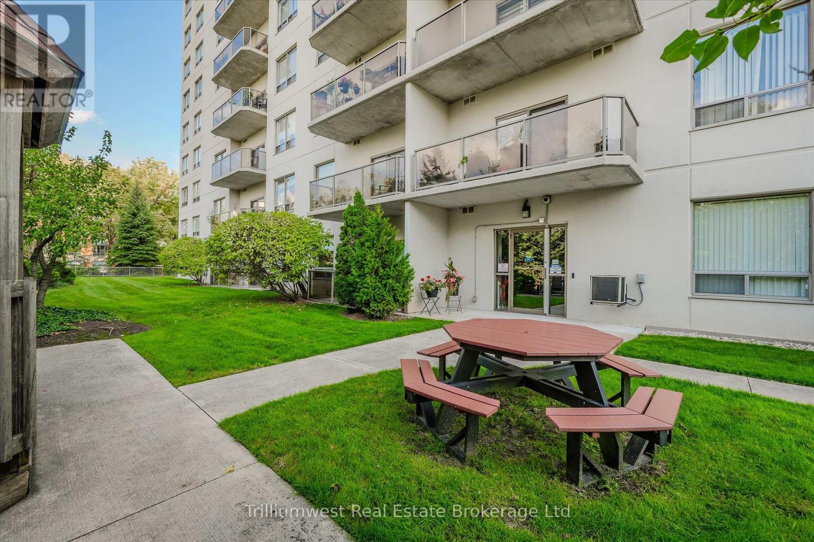 304 - 60 Wyndham Street S, Guelph, Ontario  N1E 7H7 - Photo 48 - X12432048