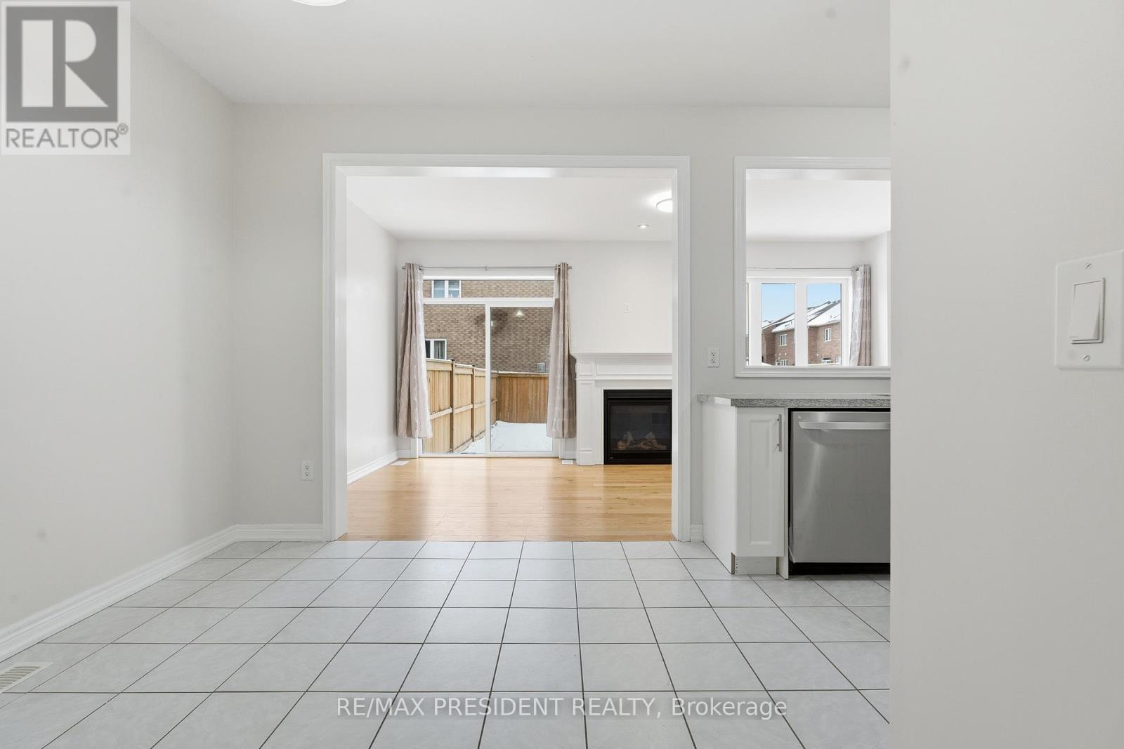 12 Beasley Grove, Hamilton, Ontario  L9G 3K9 - Photo 1 - X12671220