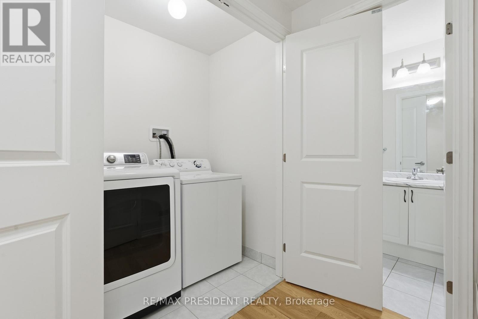 12 Beasley Grove, Hamilton, Ontario  L9G 3K9 - Photo 28 - X12671220