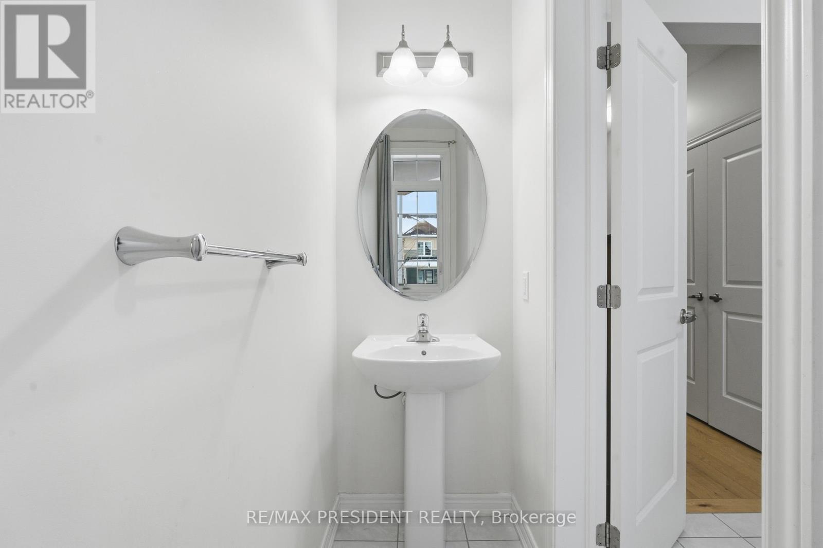 12 Beasley Grove, Hamilton, Ontario  L9G 3K9 - Photo 14 - X12671220