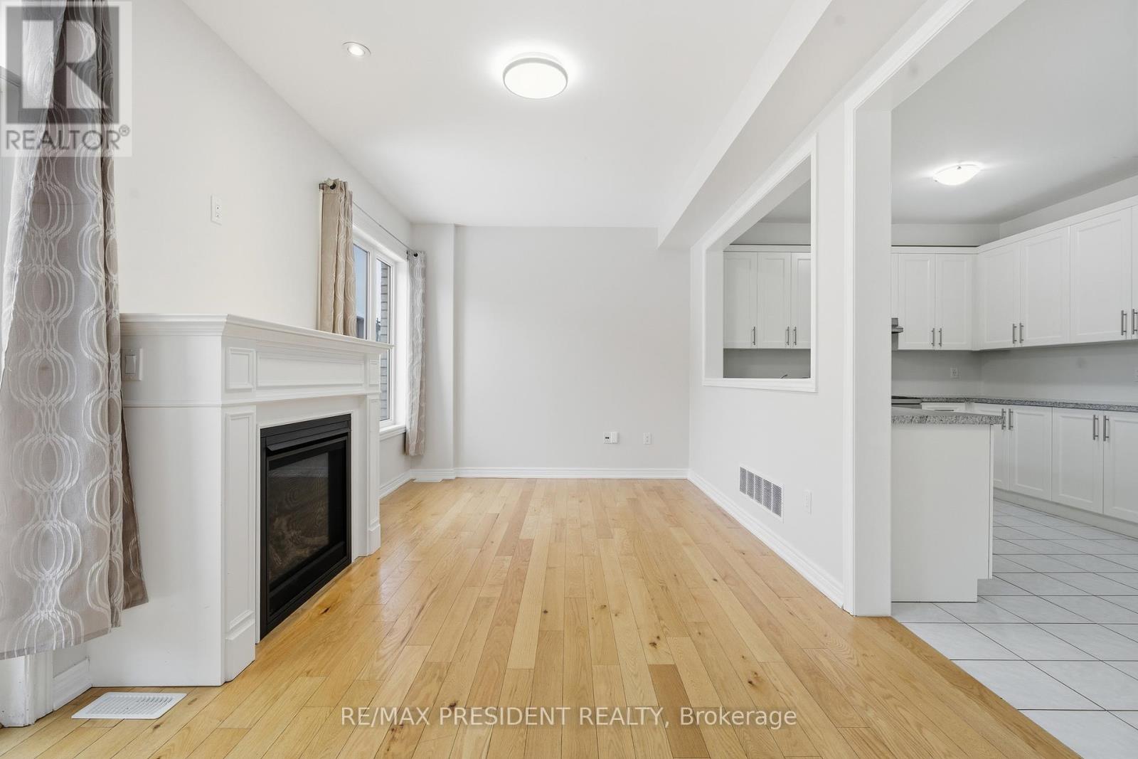 12 Beasley Grove, Hamilton, Ontario  L9G 3K9 - Photo 8 - X12671220